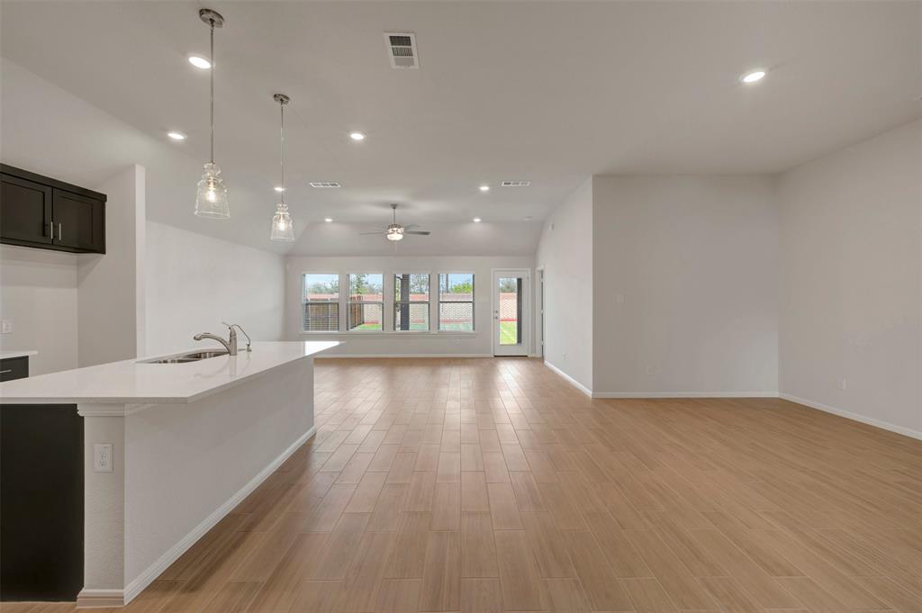 160 Hudson Lane Property Photo 8