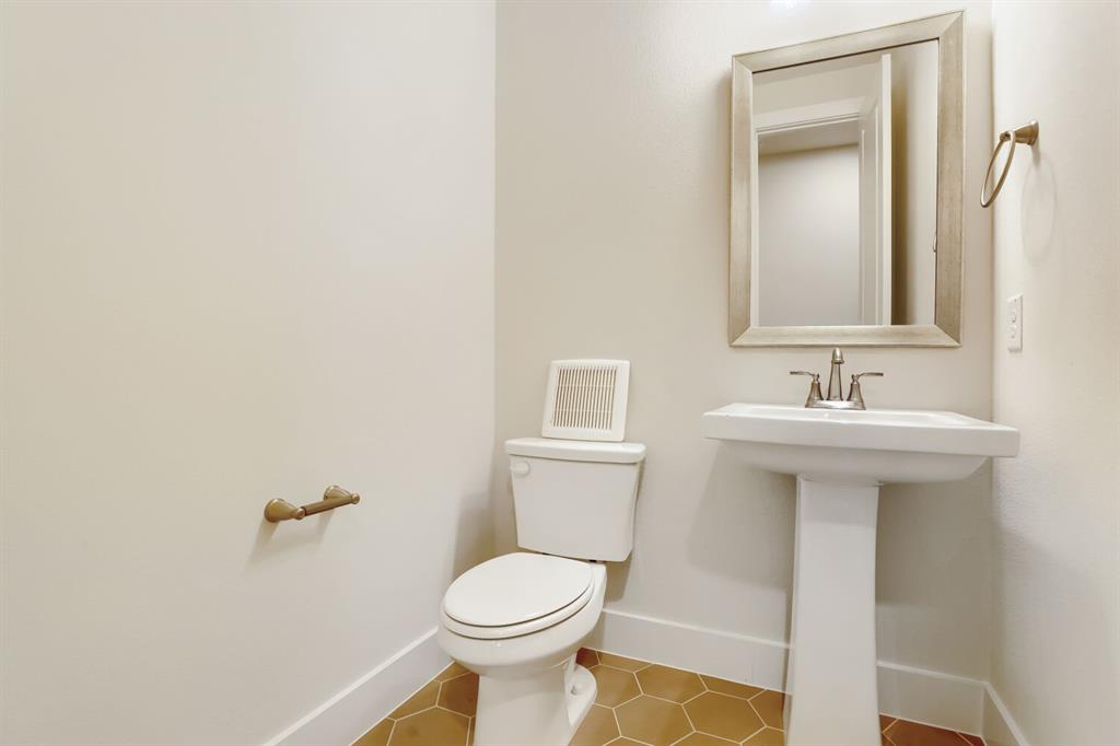 4307 Azalea Trail Property Photo 15