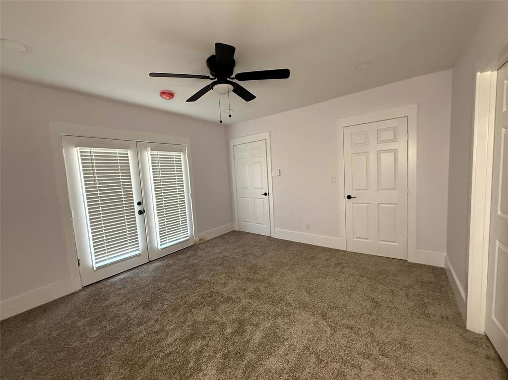 2502 W Lovers Lane Property Photo 5