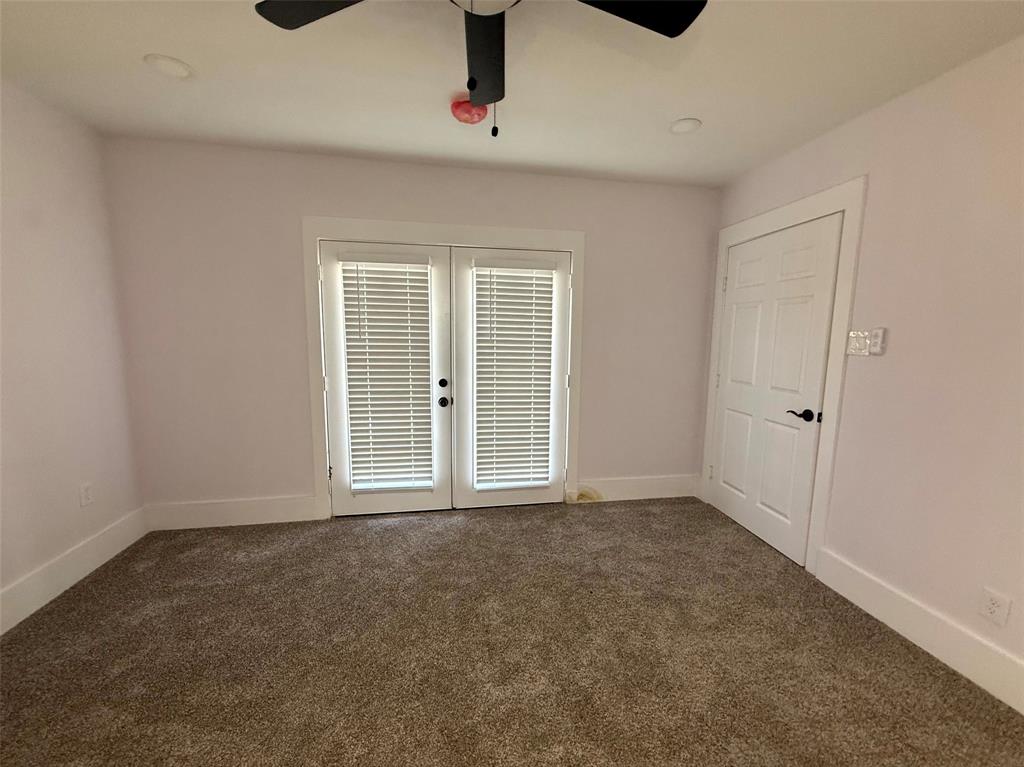 2502 W Lovers Lane Property Photo 7