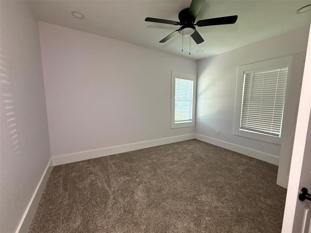 2502 W Lovers Lane Property Photo 14