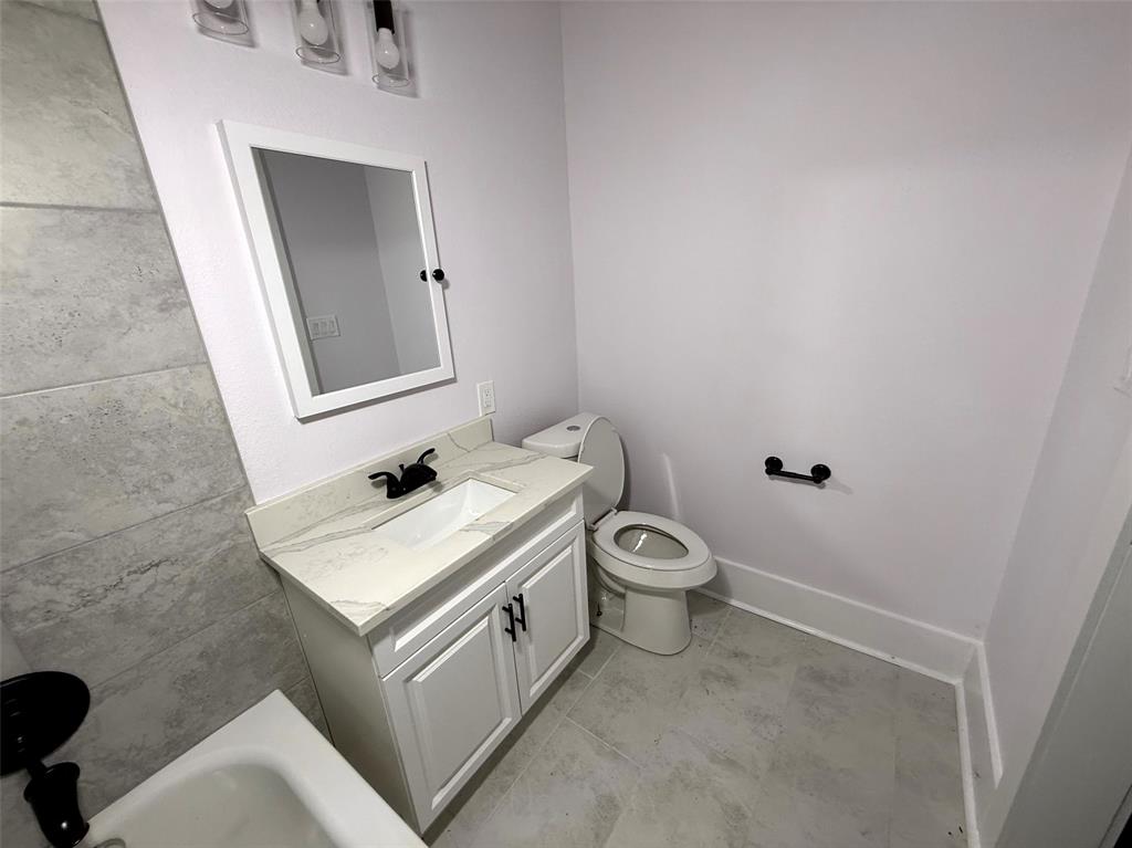 2502 W Lovers Lane Property Photo 19