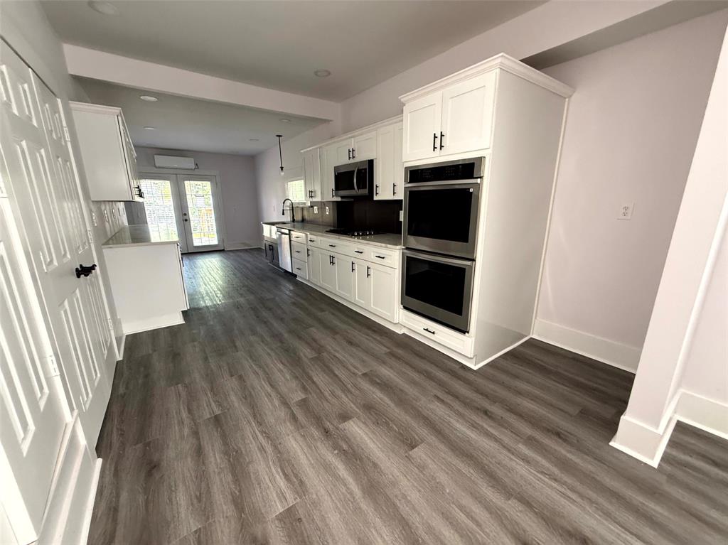 2502 W Lovers Lane Property Photo 23