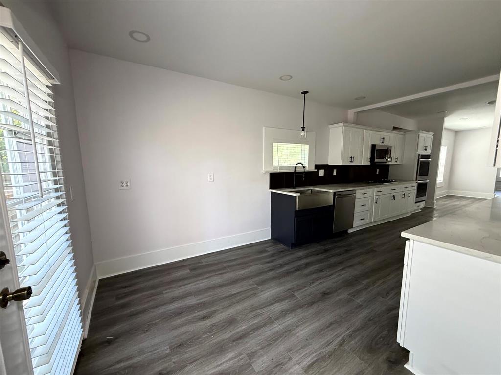 2502 W Lovers Lane Property Photo 24
