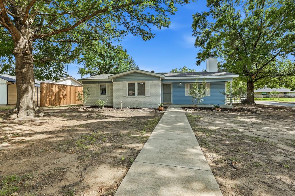 588 Pine Street Property Photo 1