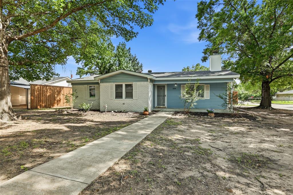 588 Pine Street Property Photo 4