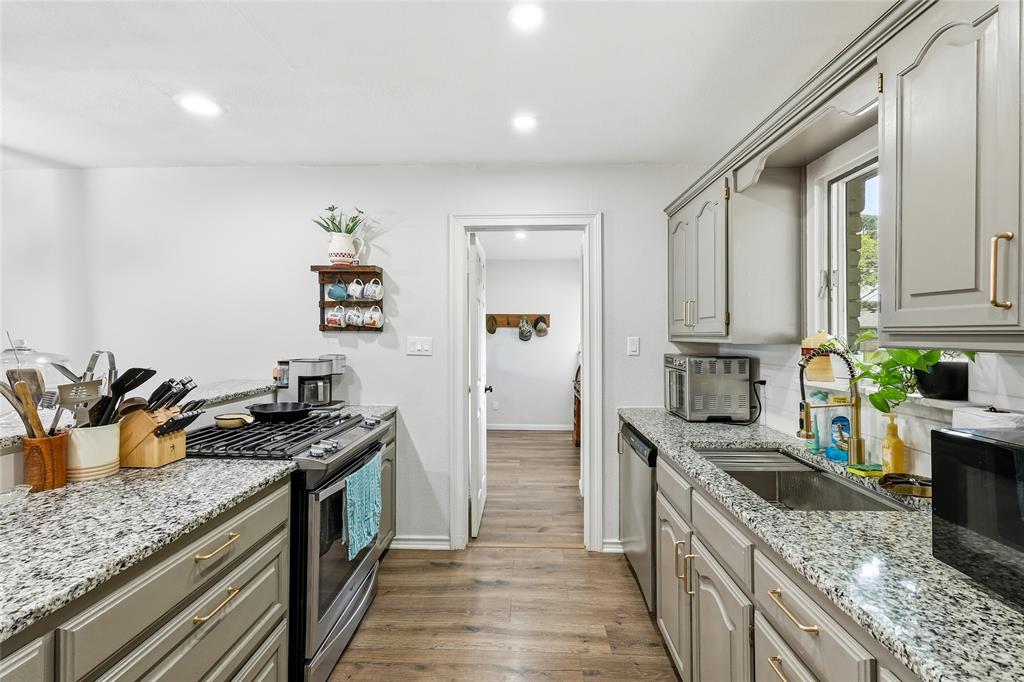 588 Pine Street Property Photo 16