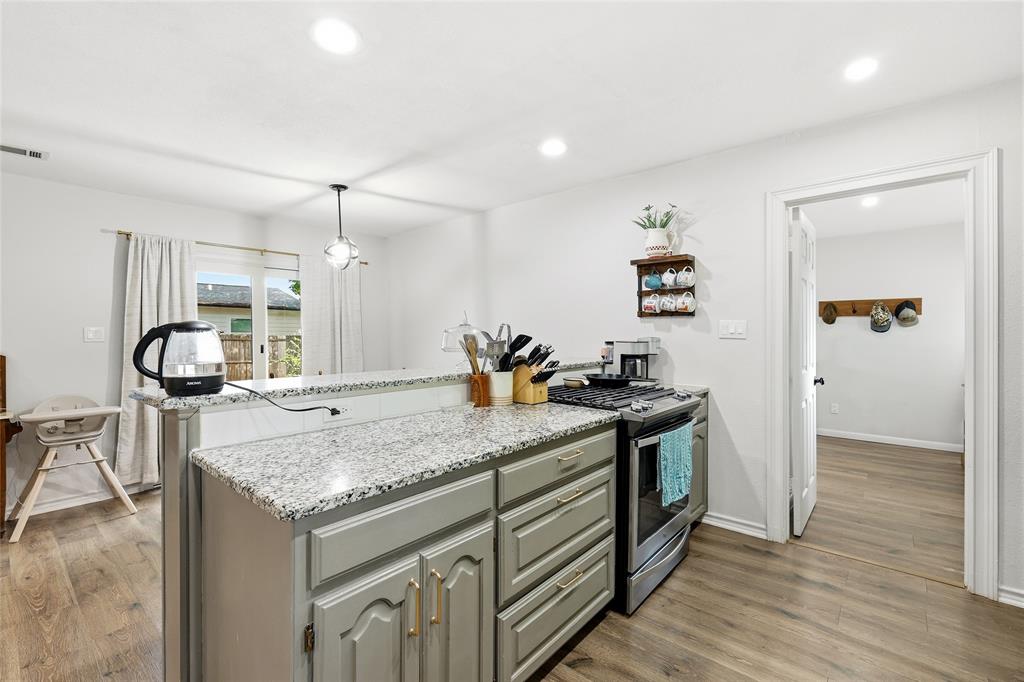 588 Pine Street Property Photo 18