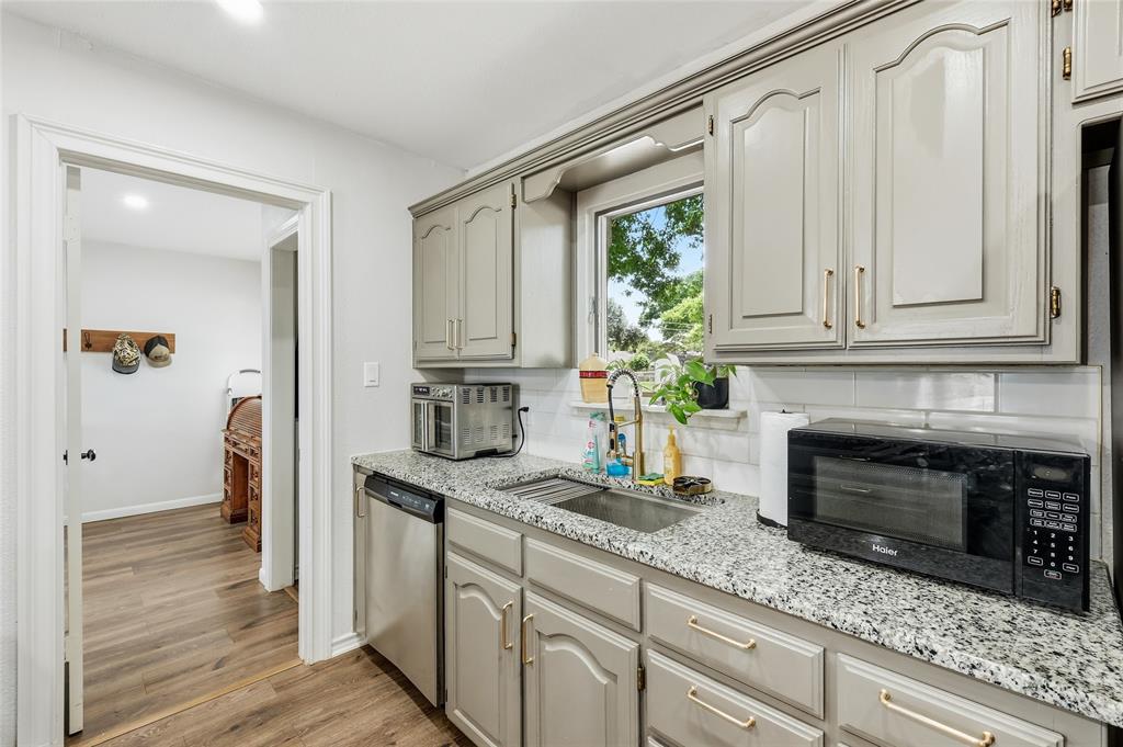 588 Pine Street Property Photo 19