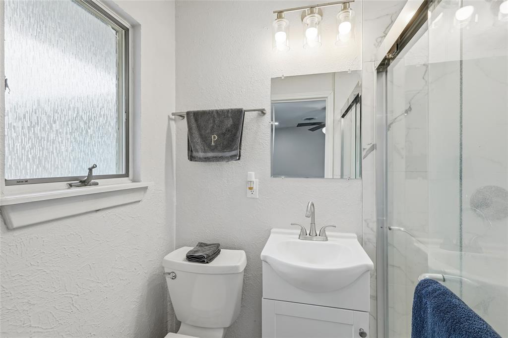 588 Pine Street Property Photo 28
