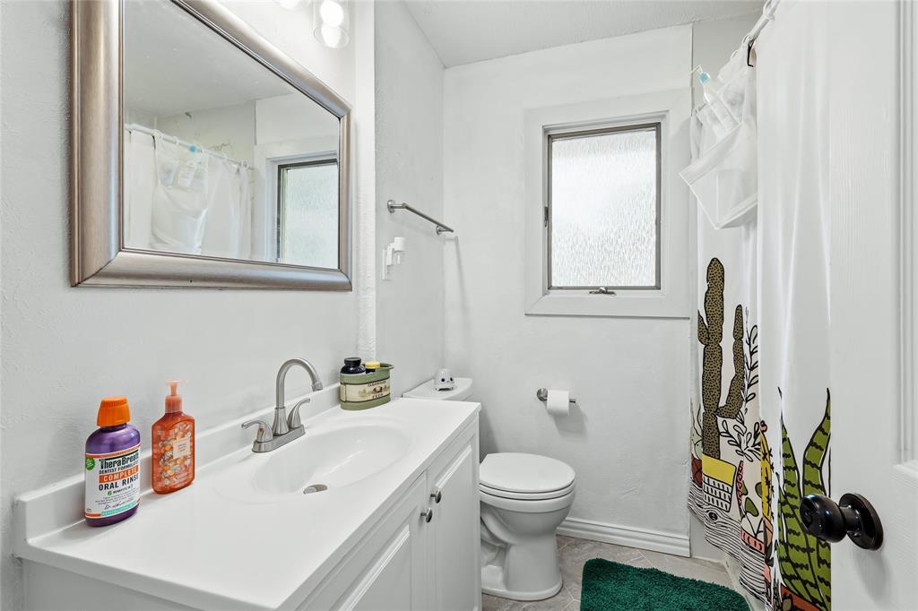 588 Pine Street Property Photo 32