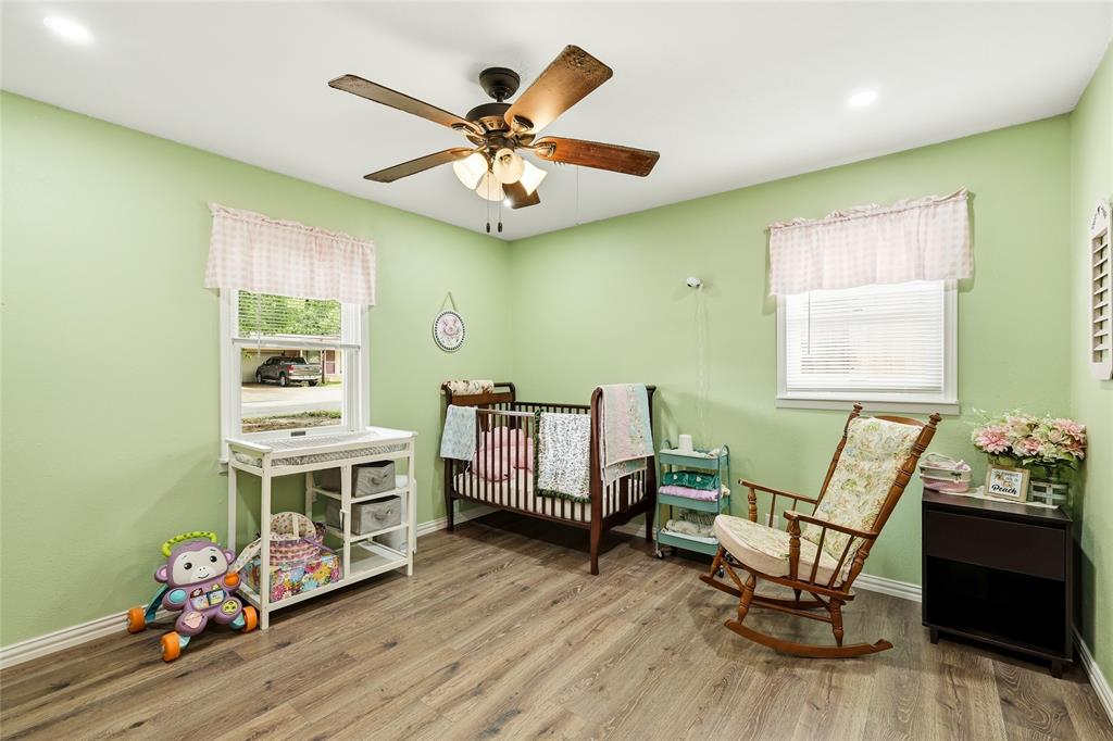 588 Pine Street Property Photo 33