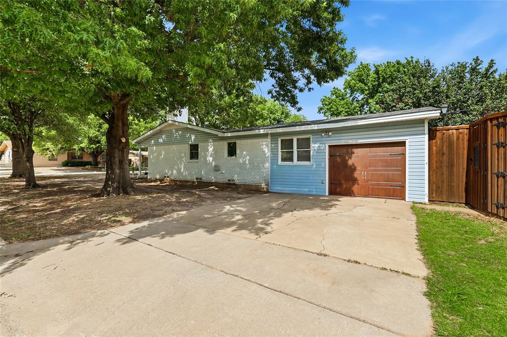 588 Pine Street Property Photo 39