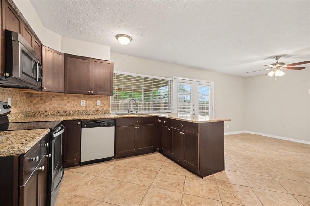 1205 Crestwood Court Property Photo 5