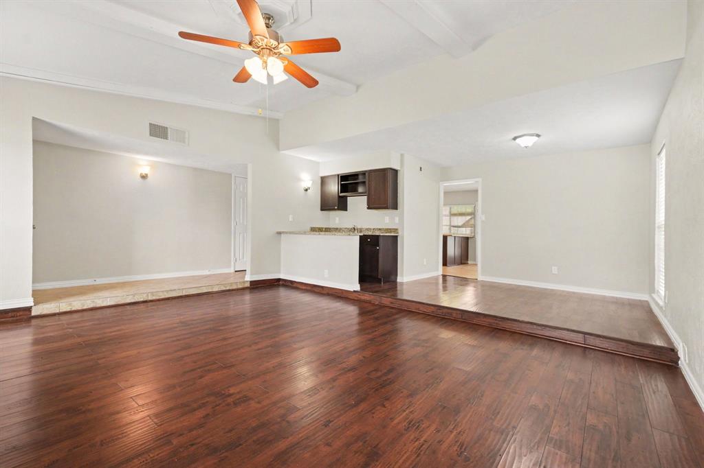 1205 Crestwood Court Property Photo 10
