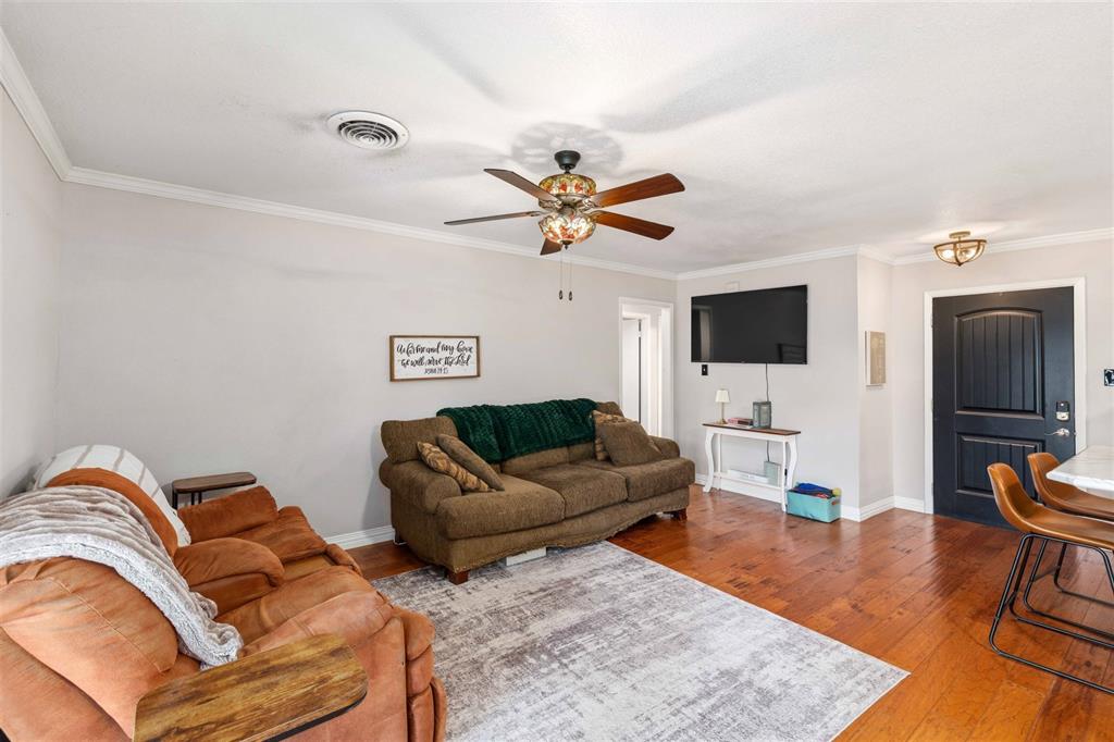 1604 Oakland Terrace Property Photo 7