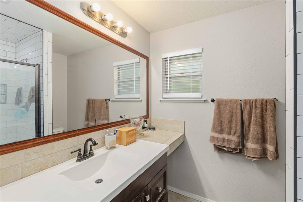 1604 Oakland Terrace Property Photo 17