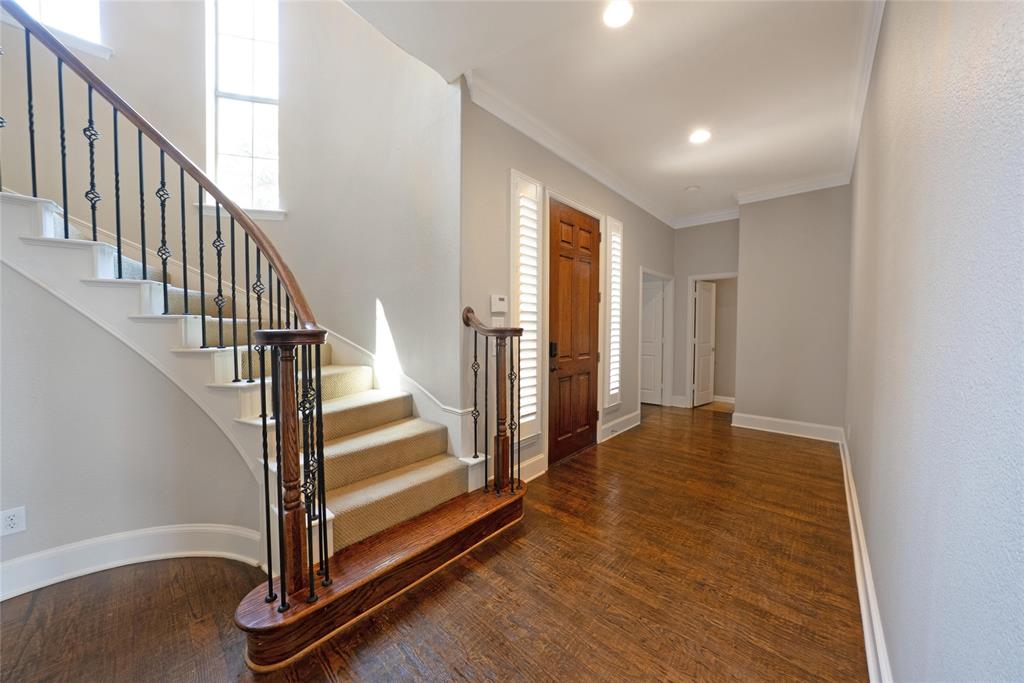 1728 Sandstone Drive Property Photo 3
