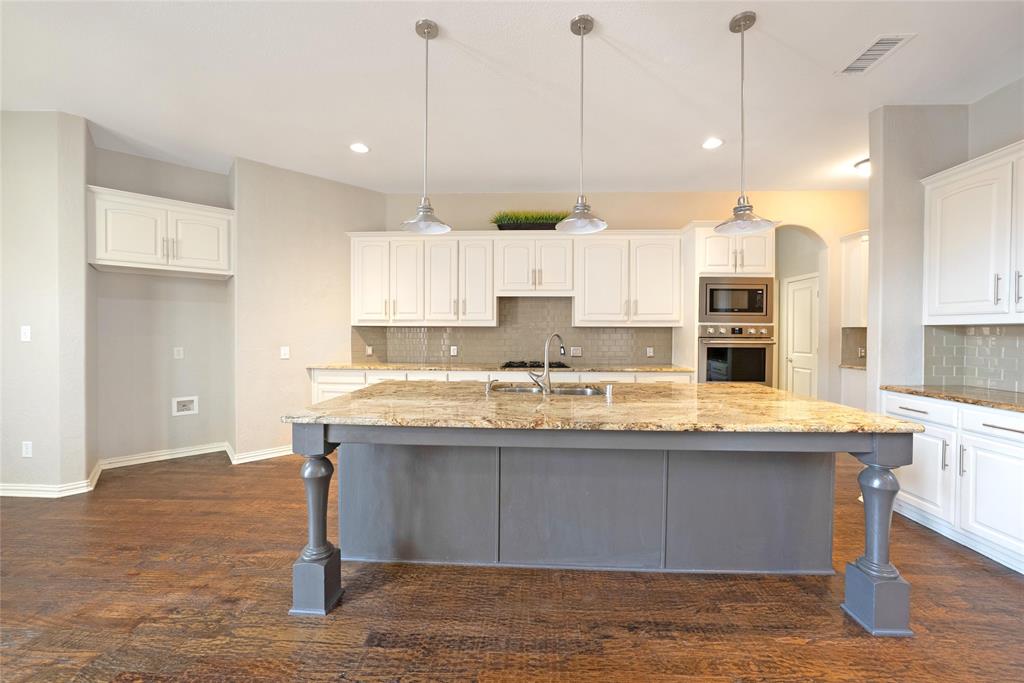 1728 Sandstone Drive Property Photo 8