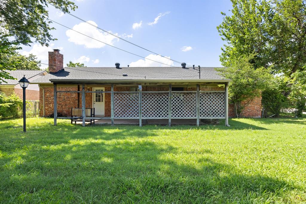 401 Langley Avenue Property Photo 20