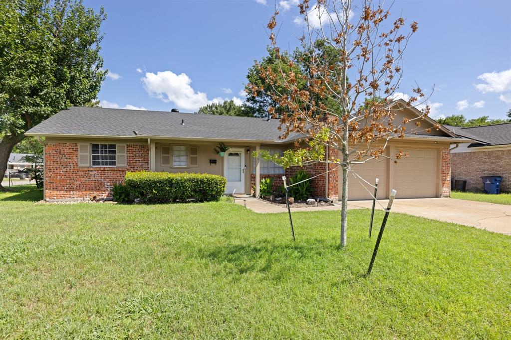 401 Langley Avenue Property Photo 25