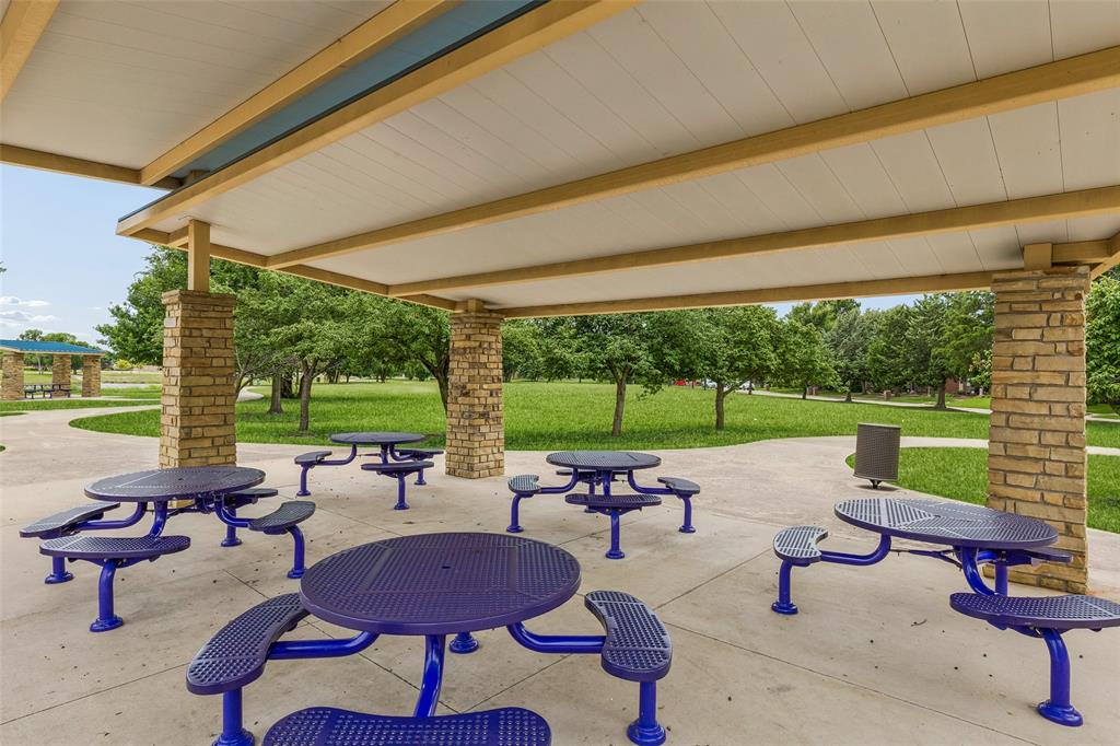 818 Water Oak Drive Property Photo 32