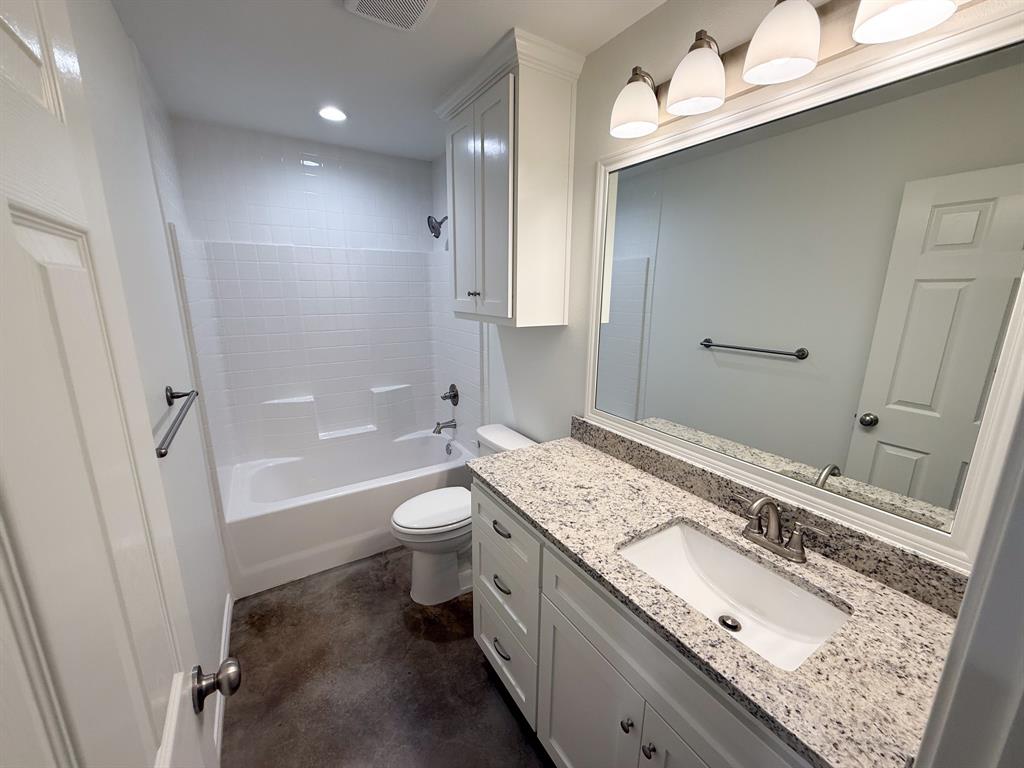200 N Dallas Street 114 Property Photo 11