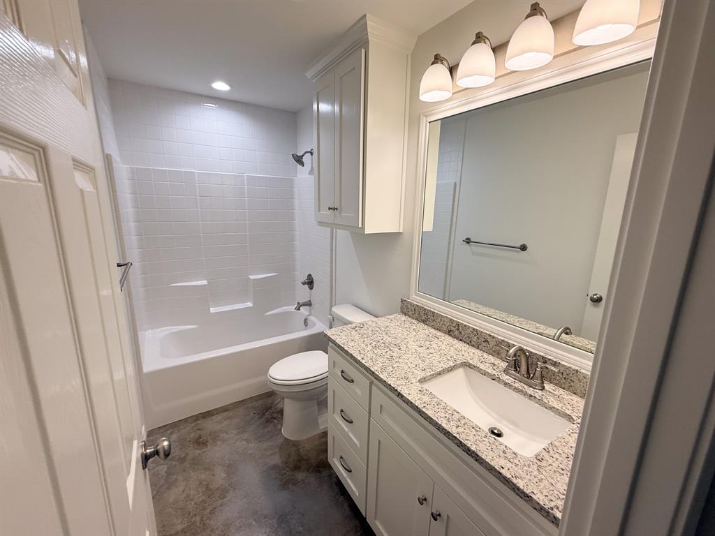 200 N Dallas Street 114 Property Photo 16