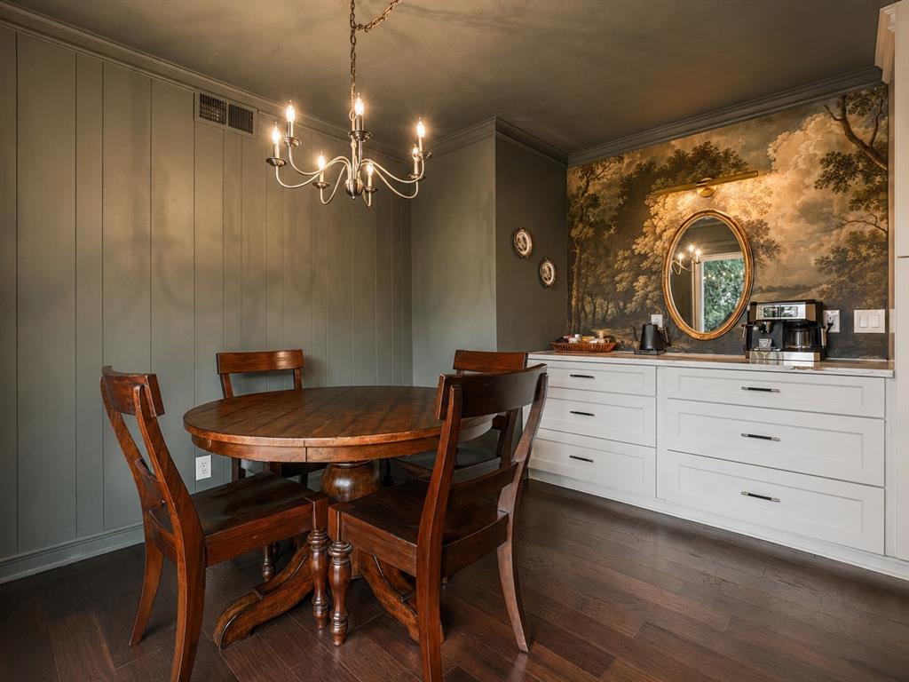 1289 S Waco Street Property Photo 4