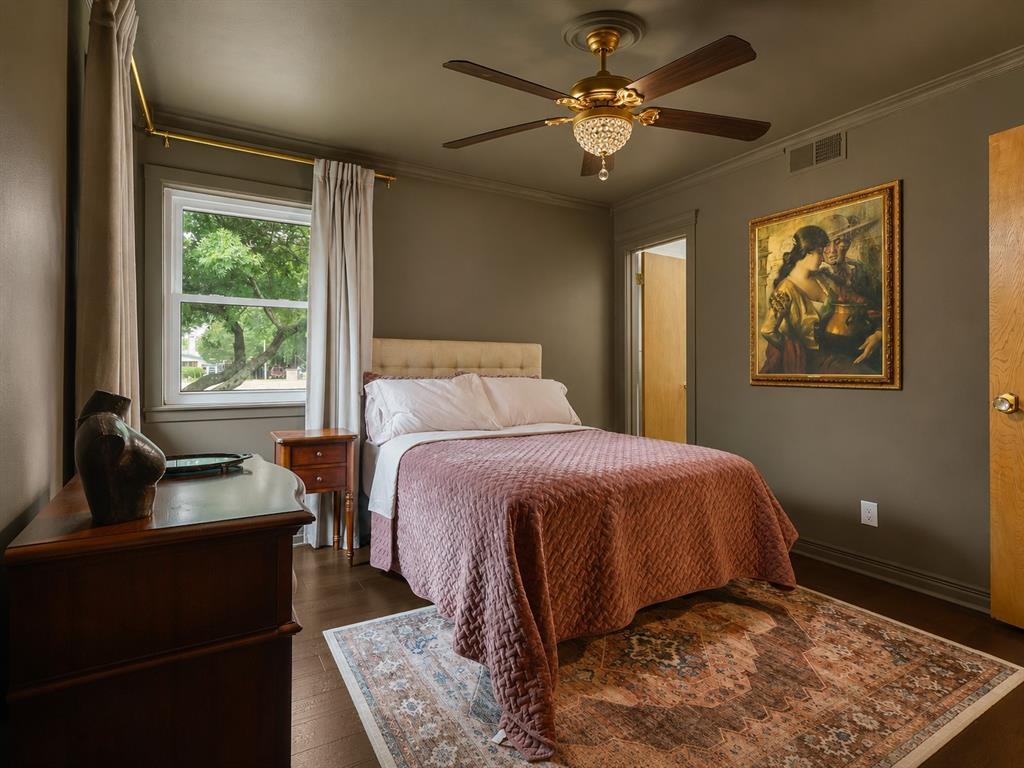 1289 S Waco Street Property Photo 16