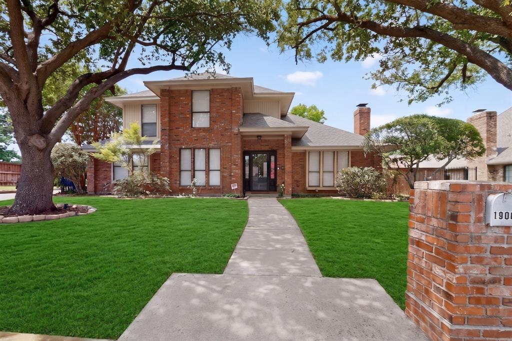 1900 Thames Drive Property Photo 1