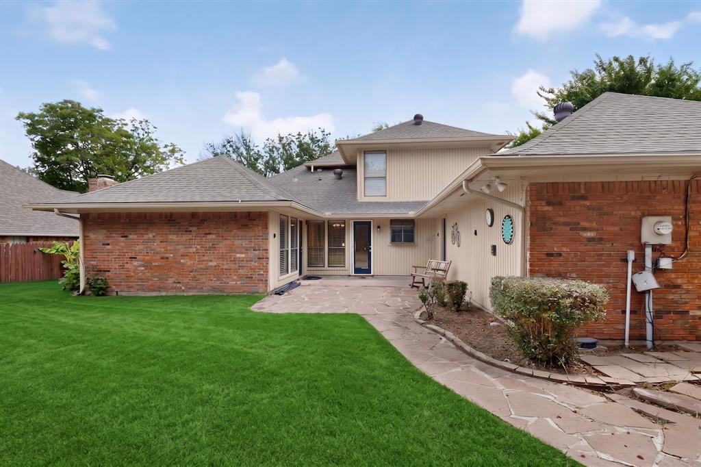 1900 Thames Drive Property Photo 2