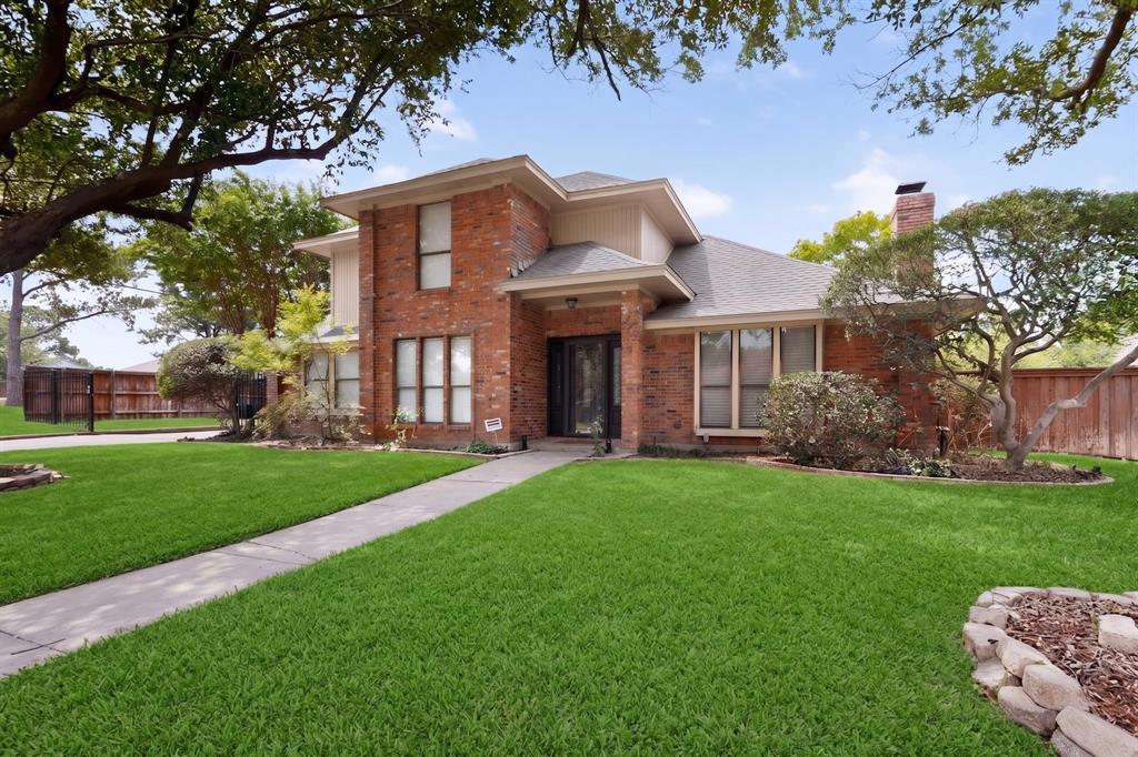 1900 Thames Drive Property Photo 3