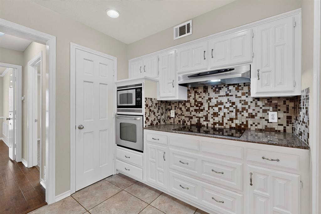 1900 Thames Drive Property Photo 9