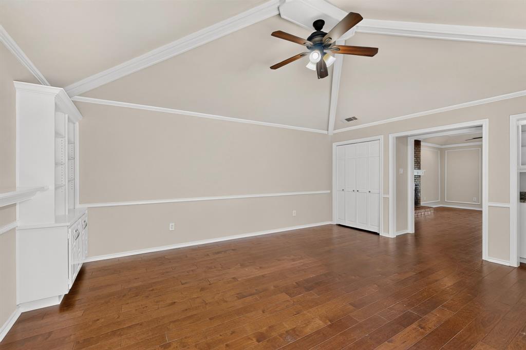 1900 Thames Drive Property Photo 16