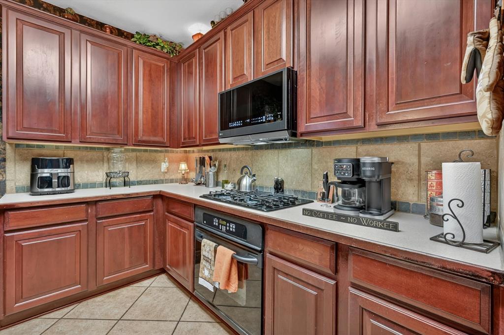 9956 Delamere Drive Property Photo 9