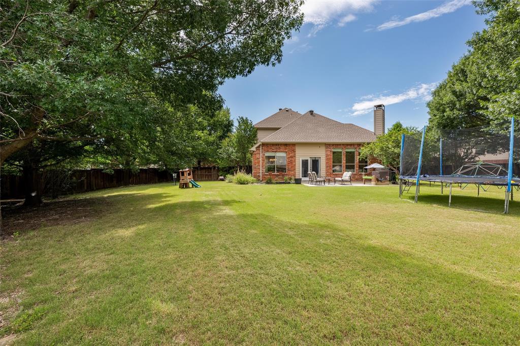 7312 Midcrest Court Property Photo 4