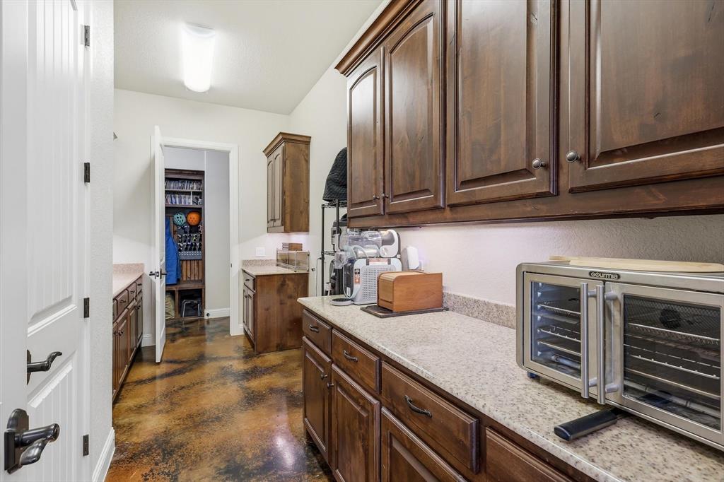 1040 Lighthouse Court Property Photo 10