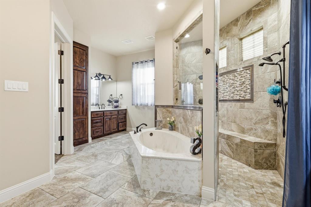1040 Lighthouse Court Property Photo 22
