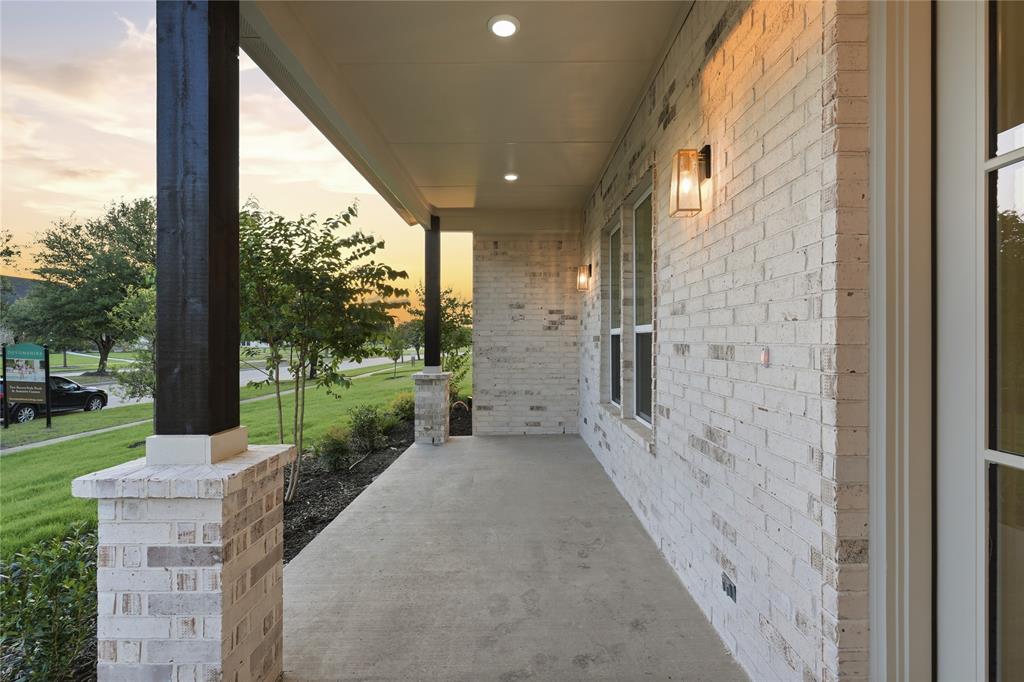 1004 Devonshire Drive Property Photo 5