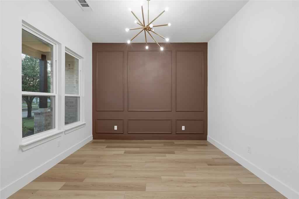 1004 Devonshire Drive Property Photo 7