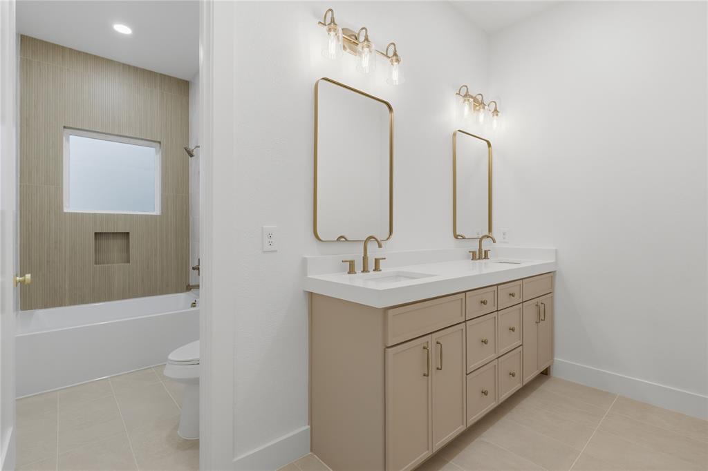 1004 Devonshire Drive Property Photo 19