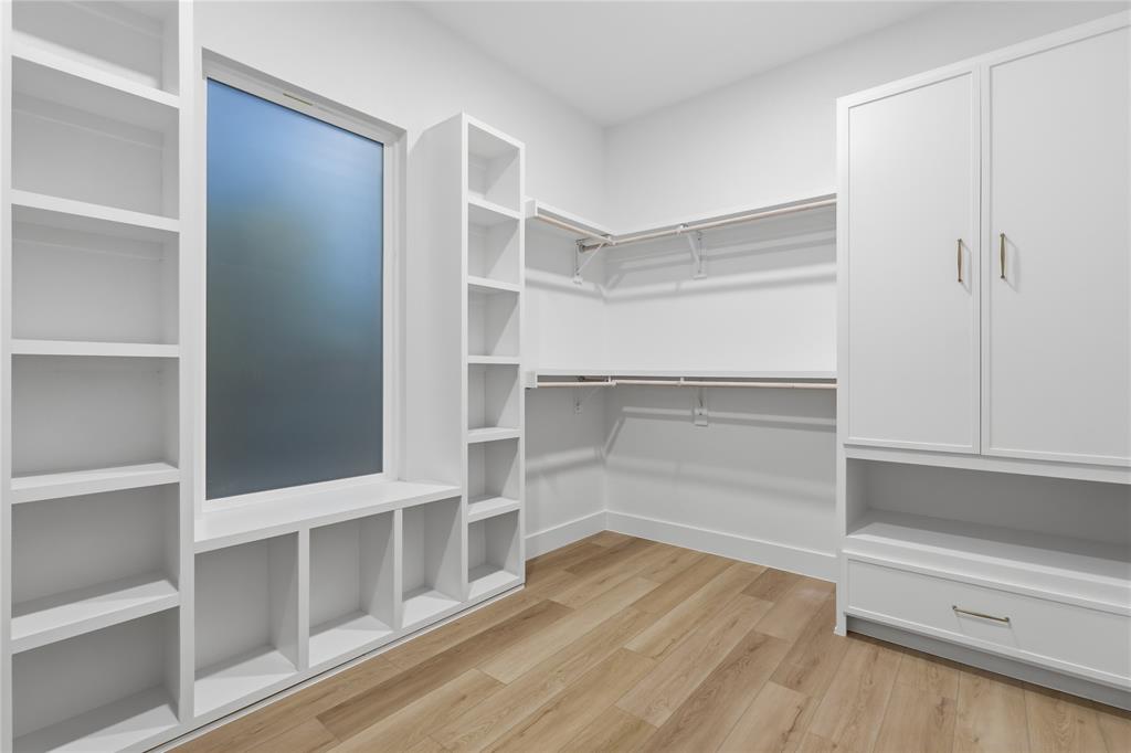1004 Devonshire Drive Property Photo 32