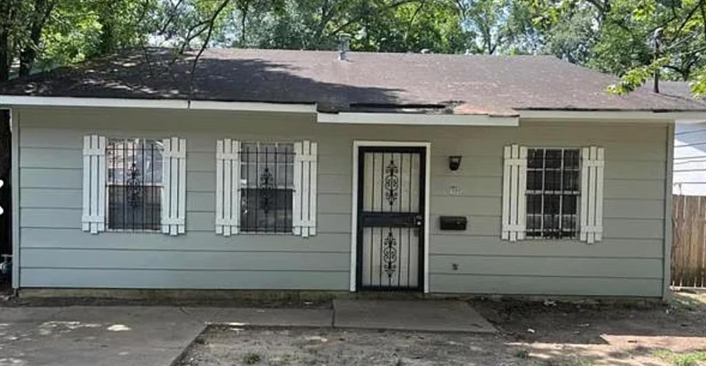 6002 Henderson Avenue Property Photo 1