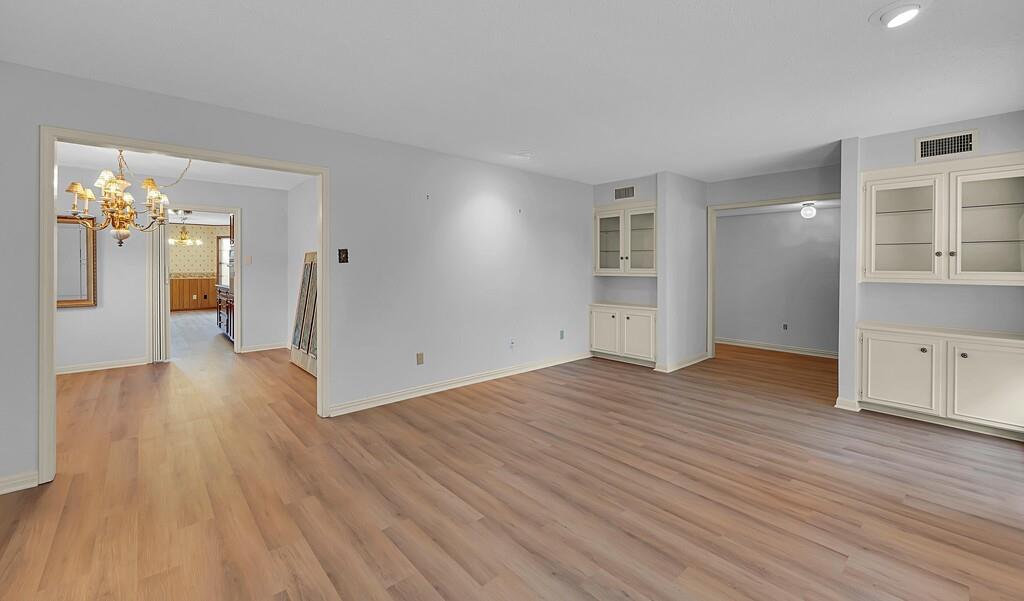 4613 Westchester Drive Property Photo 4