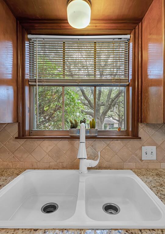 4613 Westchester Drive Property Photo 12