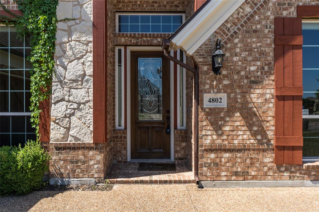 4802 Comstock Way Property Photo 4