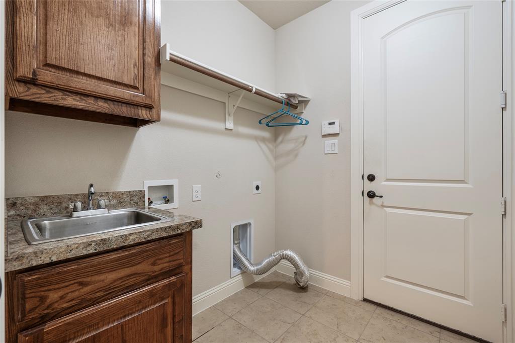 4802 Comstock Way Property Photo 35