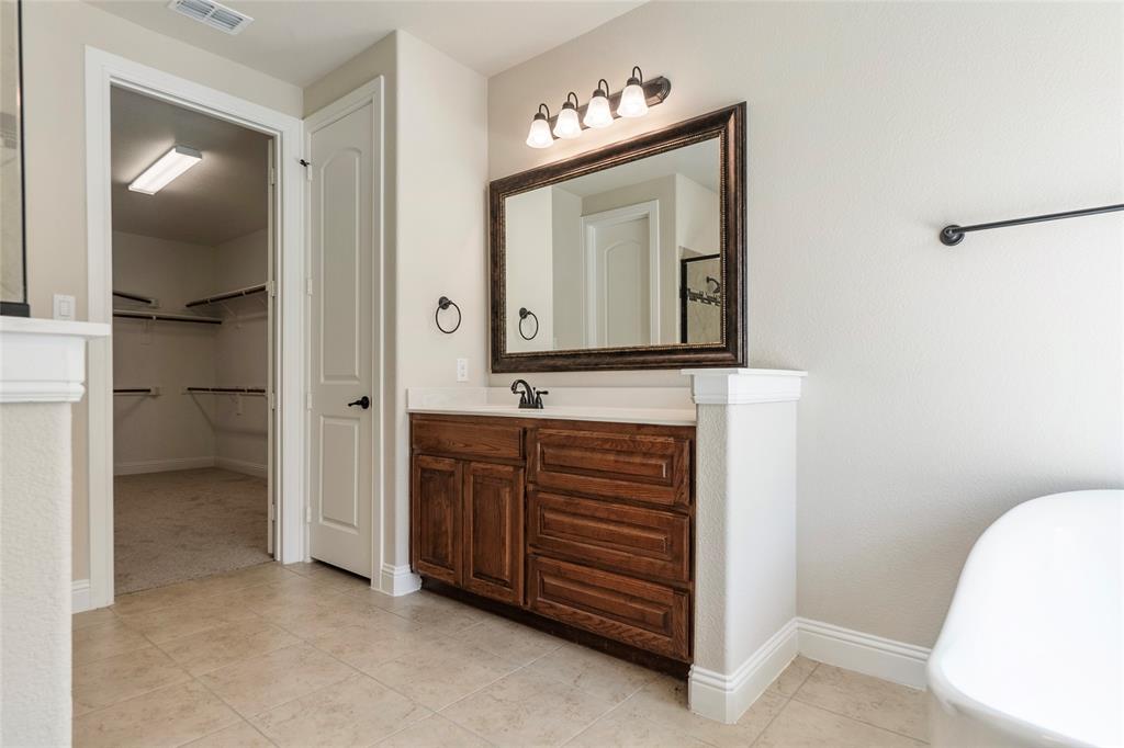 4802 Comstock Way Property Photo 37