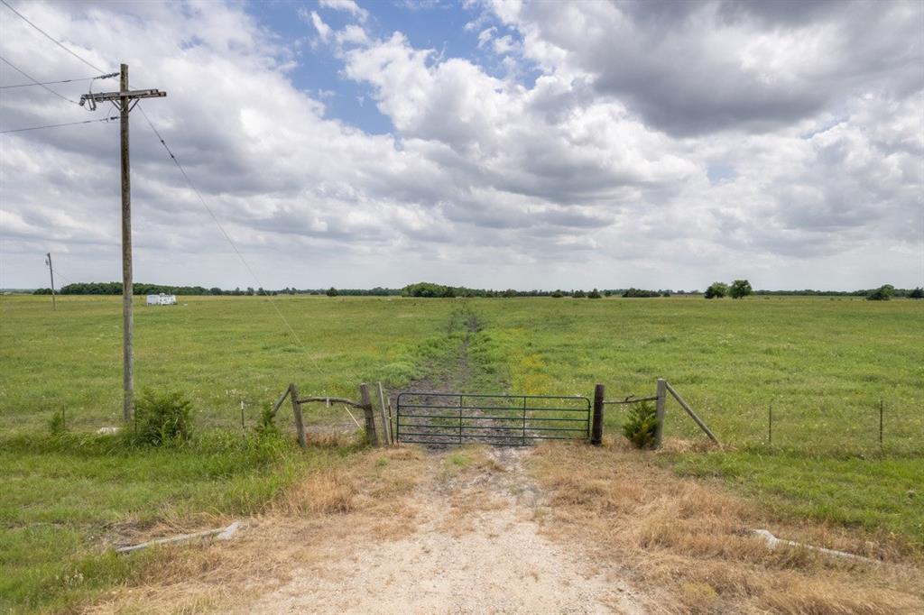 325 Fm 1566 Property Photo 4